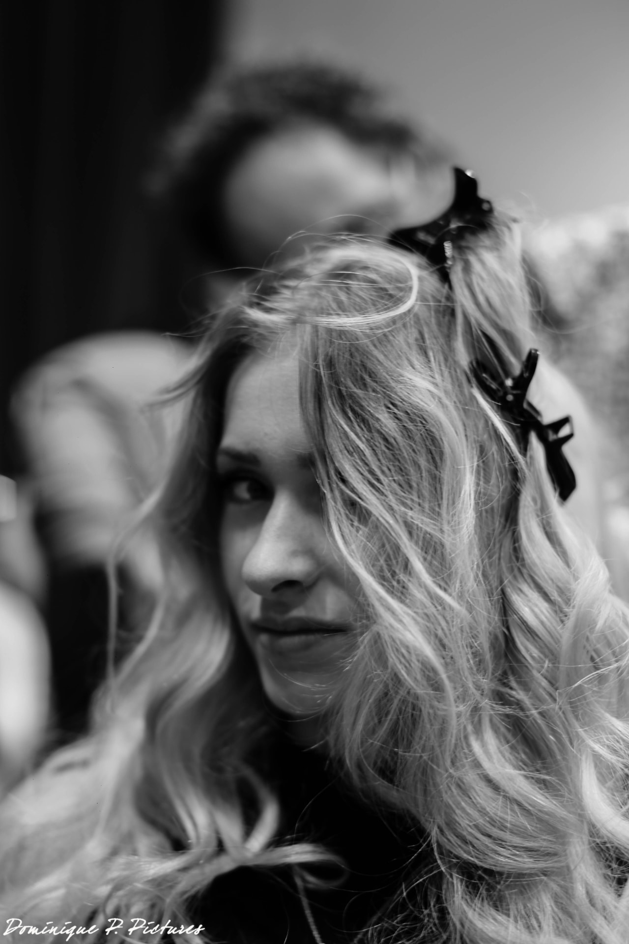Regard avant le show — Défilé Feminelles par Victorine M., Novotel Strasbourg — novembre 2025