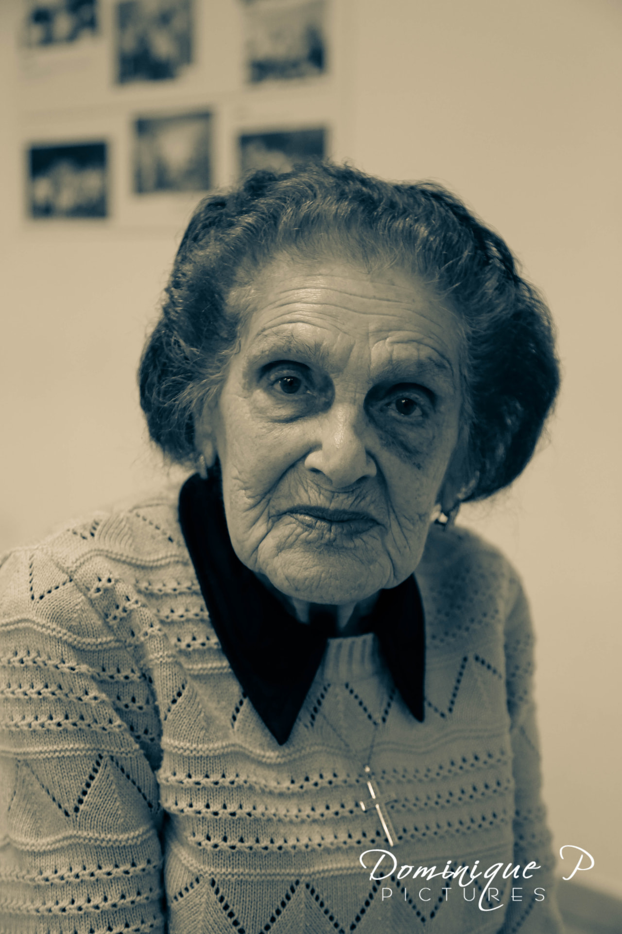Mémoire — Portrait sépia — regard d'une aînée, avril 2015