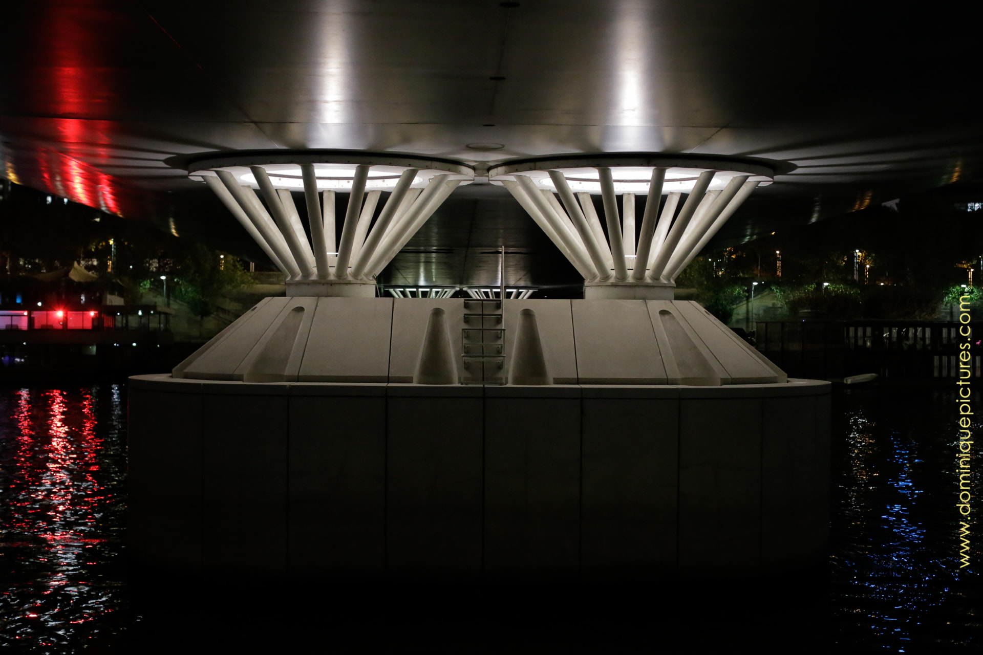 Sous le pont — Photographie de nuit, Paris — 2016