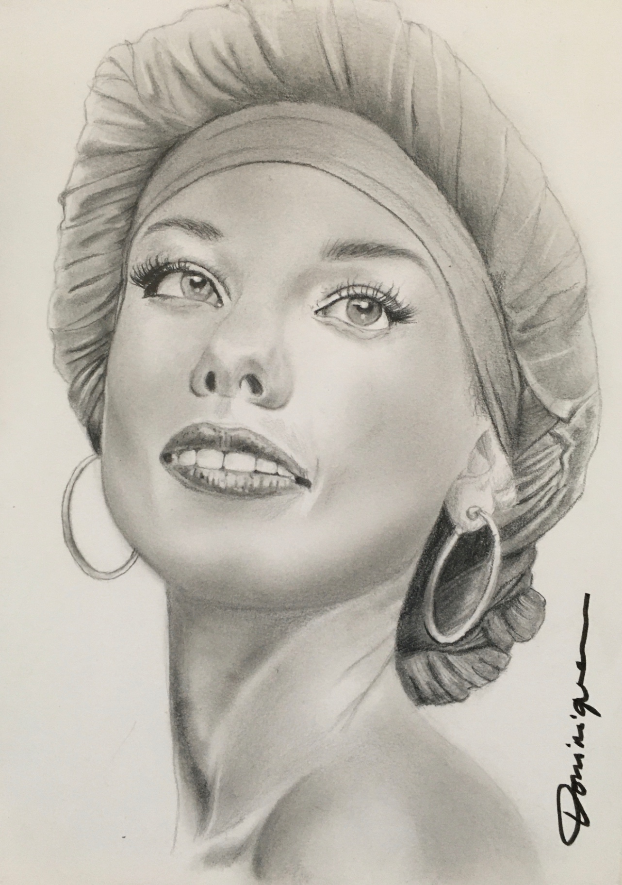 Alicya Key - Foulard et créoles — Graphite et fusain sur papier