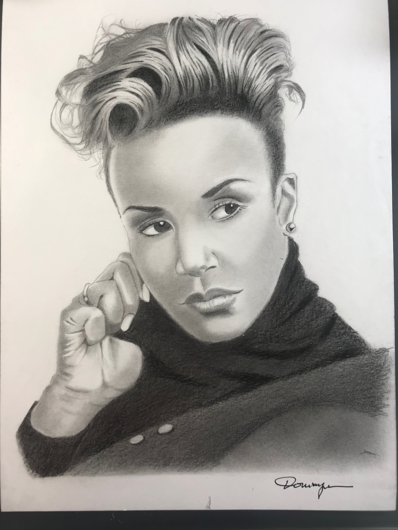 Joelle - Col roulé — Fusain et graphite sur papier