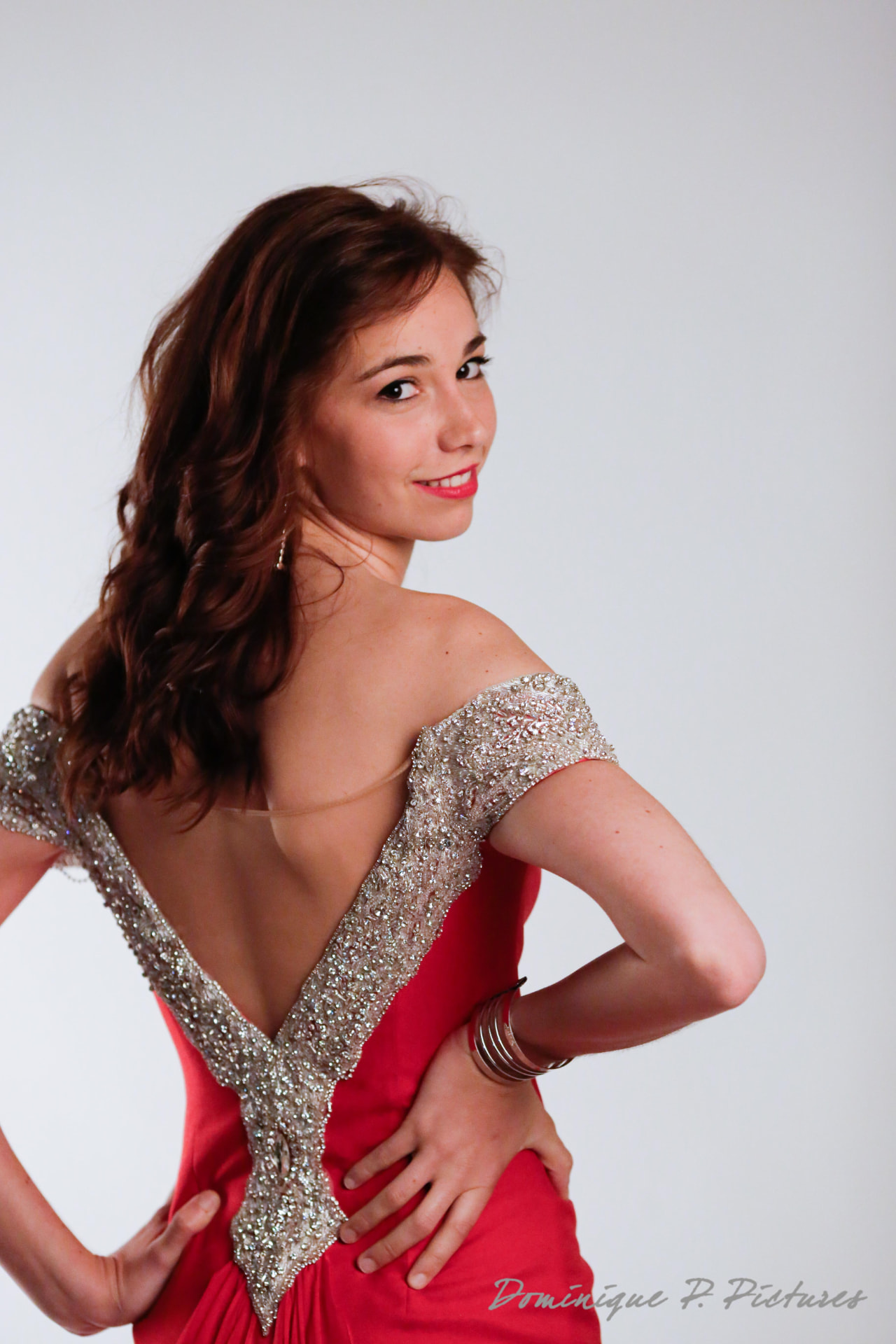 Robe rouge — Portrait studio — 2016
