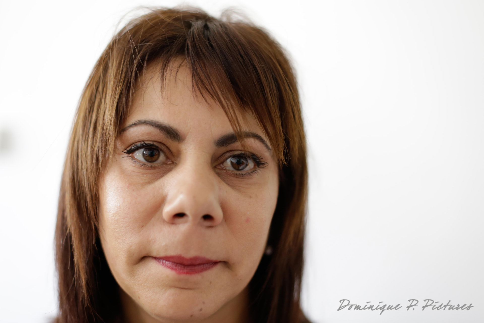 Face à face — Portrait sur fond blanc, mai 2015